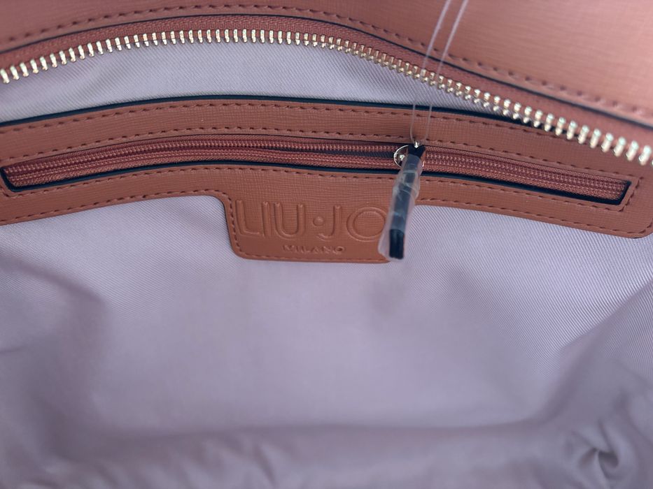 Vand geanta Liu Jo noua cu etcheta