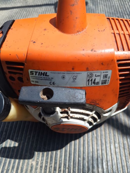 Vând cositoare Stihl fs 250