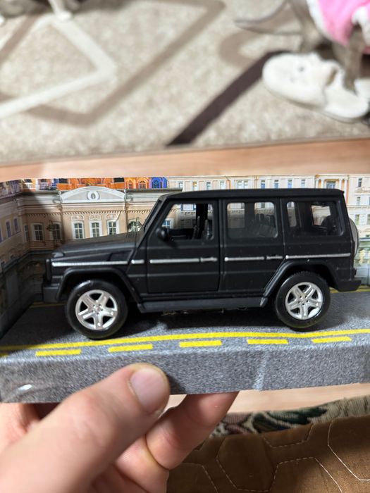Игрушечная машинка Mercedes G500