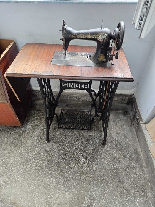 Mașină de cusut Singer