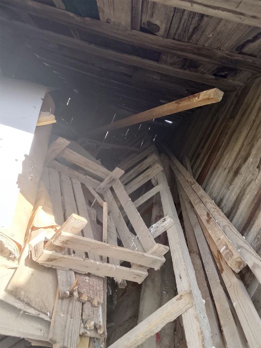 Sotiladigan o'tin va taxtalar.Продаются дрова и доски