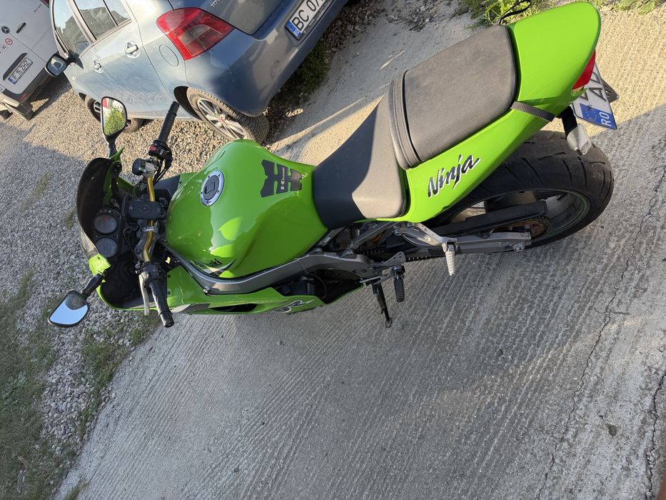 Kawasaki ZX-9R 2003 – Putere pură, stare foarte bună