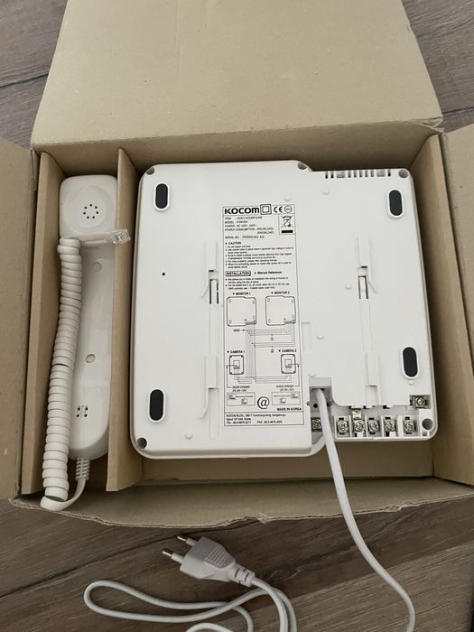 Продаю видеодомофон Kocom KVM-624