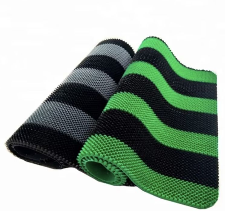 Коврик резиновый на шипах анти скольжения в рулоне