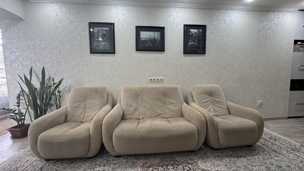 Продам диван срочно в хорошем состоянии