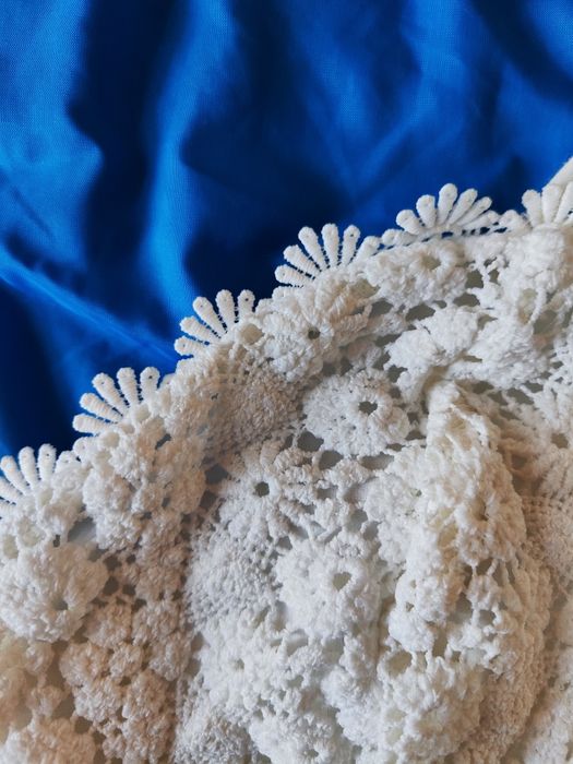 Бяло дантелено боди H&M