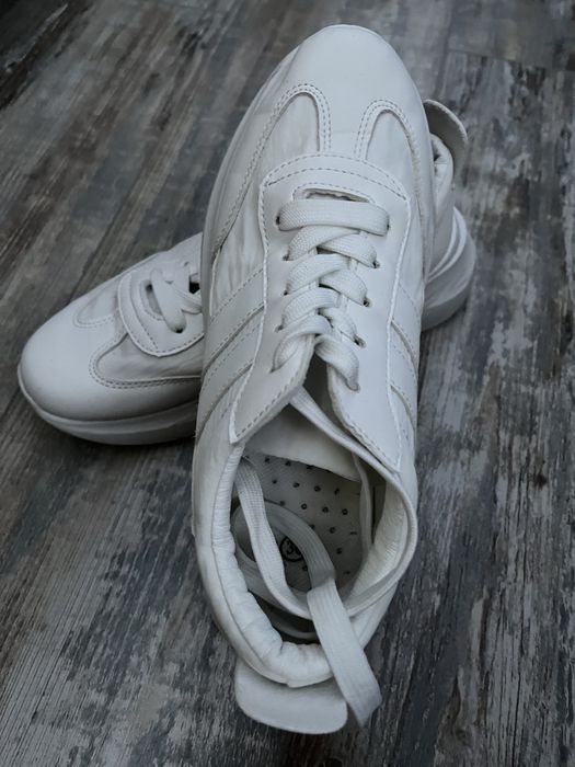 Спортни обувки