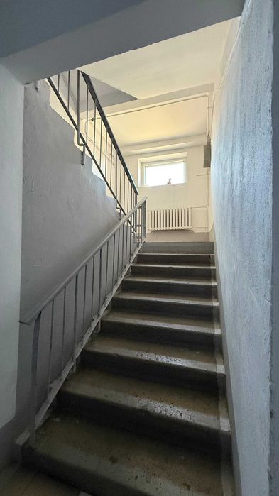 Продам 2 комн. кв. район Азии