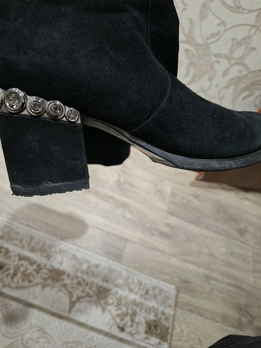 Продам женские сапоги