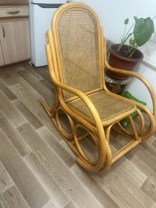 Кресло качалка с отличным состоянием