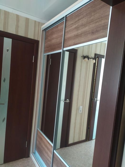 Шкаф купе с зеркалом