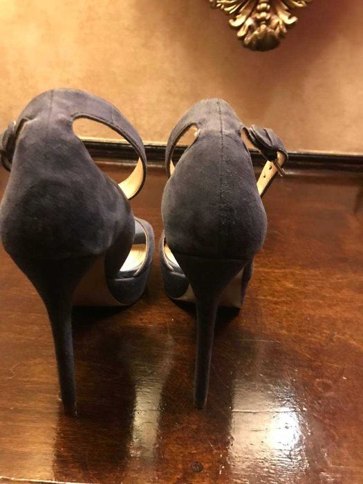 Продаются босоножки  нарядные ZARA