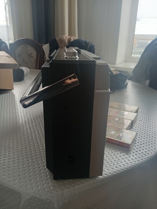 Магнитофон новый продам