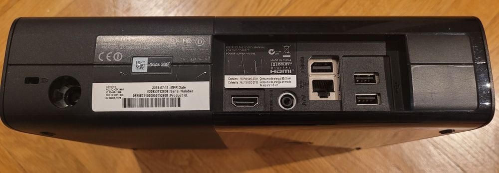 Xbox 360e modat software 500GB