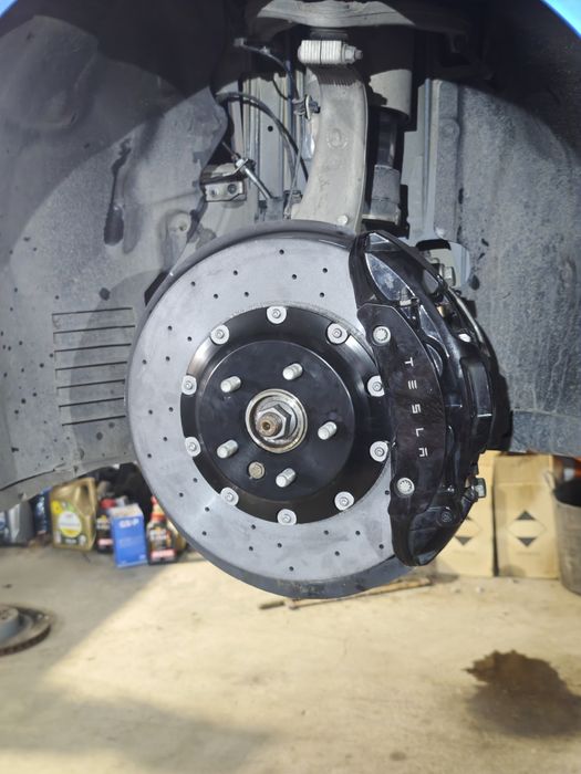 Изготвяне на спирачни китове / адаптери за БМВ Ауди Мерцедес и други