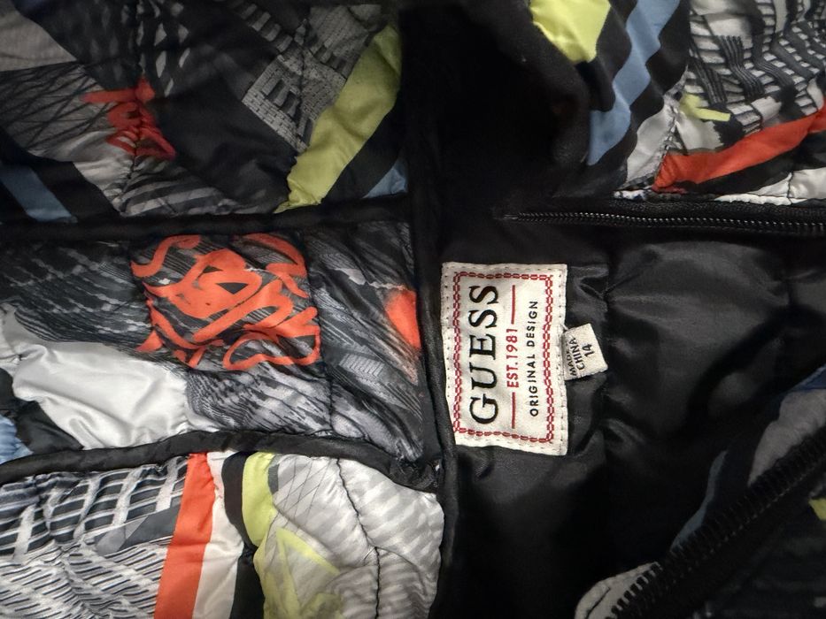 Пролетно Яке Guess 14