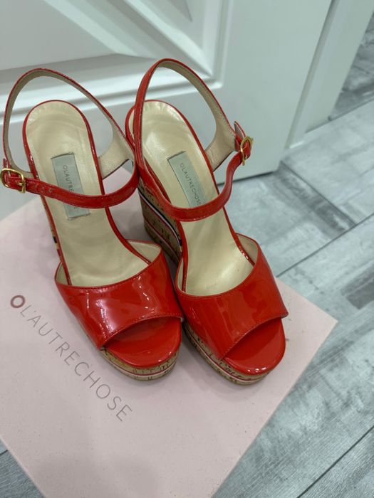 Продам стильные босоножки