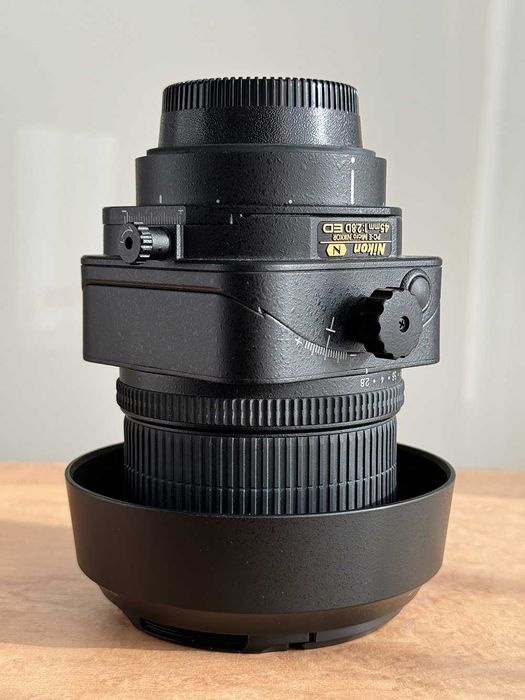 Nikon 24mm f1.4 G / 45mm f2.8 ED PC-E Micro TiltShift / 135mm f2 DC