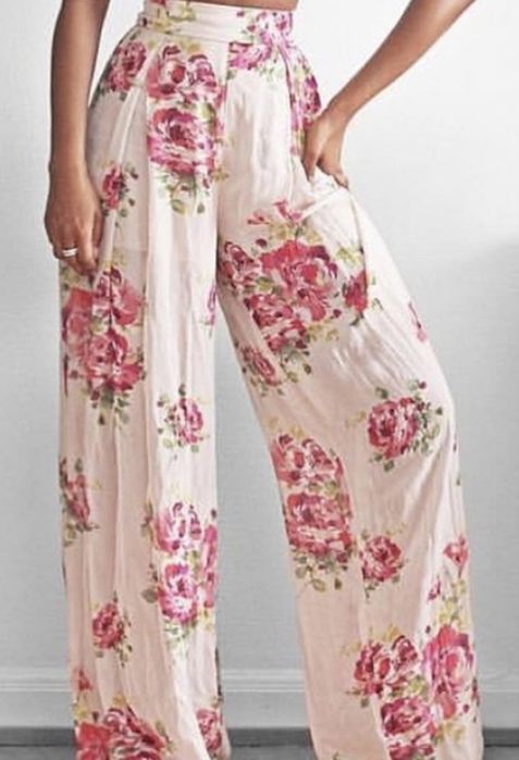 Pantaloni largi   superbi  mărimea  L