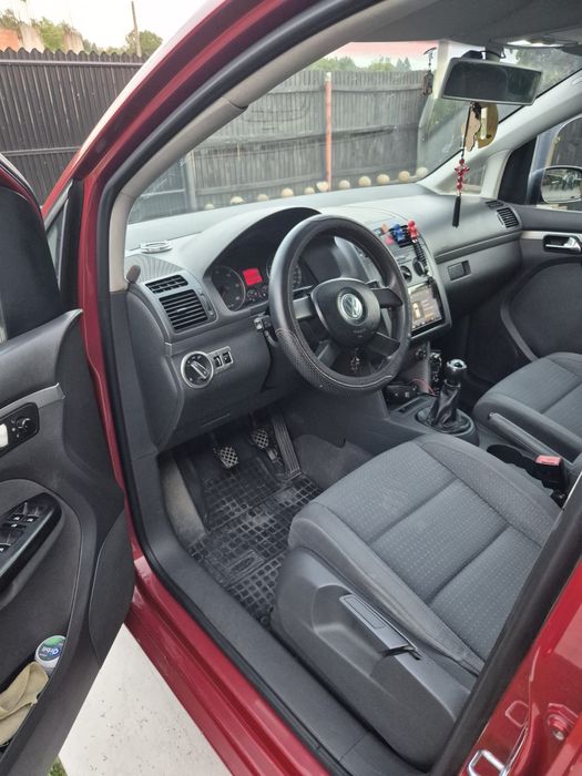 VW Touran 1.9 TDI 105 CP – 2004