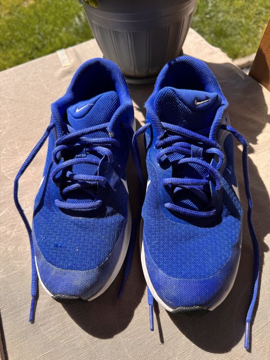 Спортни обувки NIKE