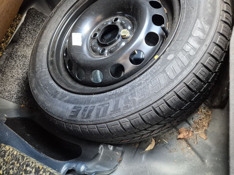 Резервна гума за мицобиши каризма 195 60 15