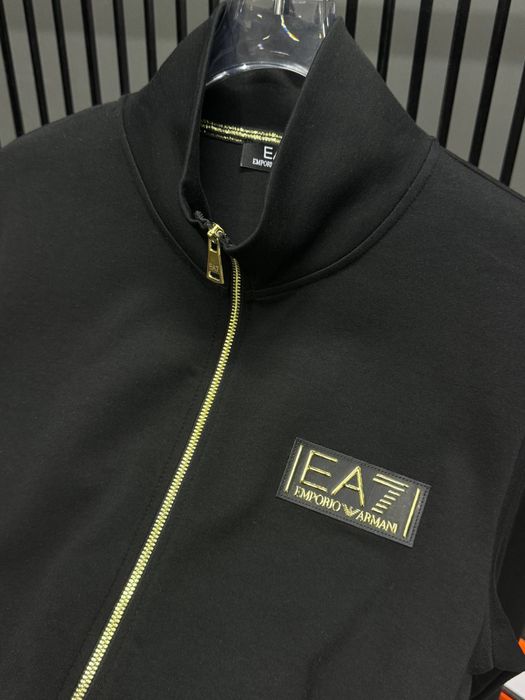 Топ качество на достъпни цени Горнище на Emporio Armani размери:S-2XL