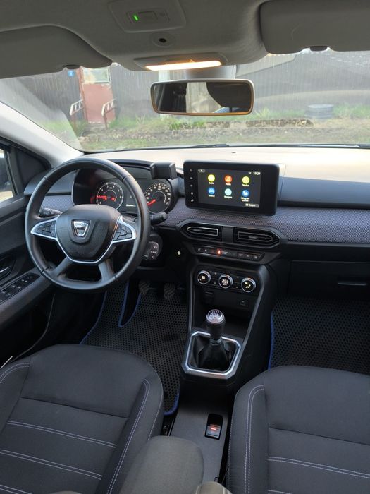 DACIA Logan III: mașina arată în stare perfectă. Mașină a rulat în principal pe autostradă.