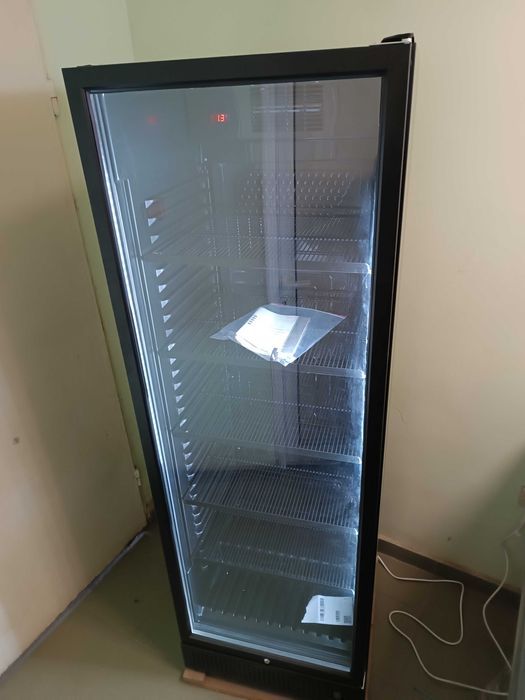 Вертикални хладилни витрини - нови налични на склад