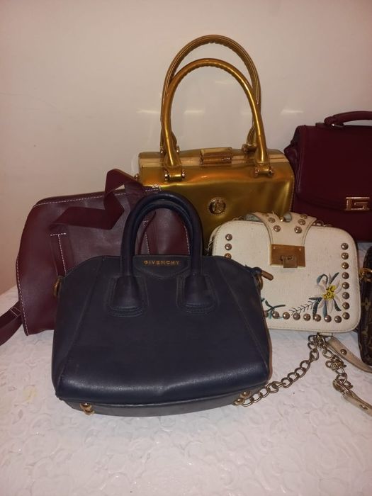 Продам / сумочку фирменный  /