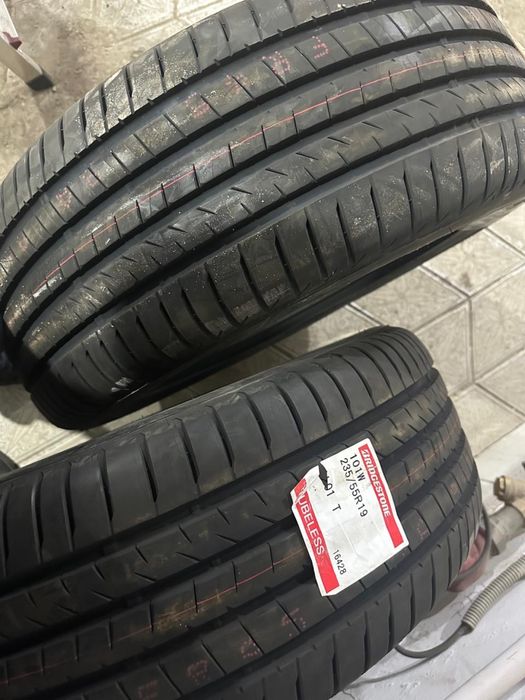 Brisgestone 235/55R19 Alenza 001