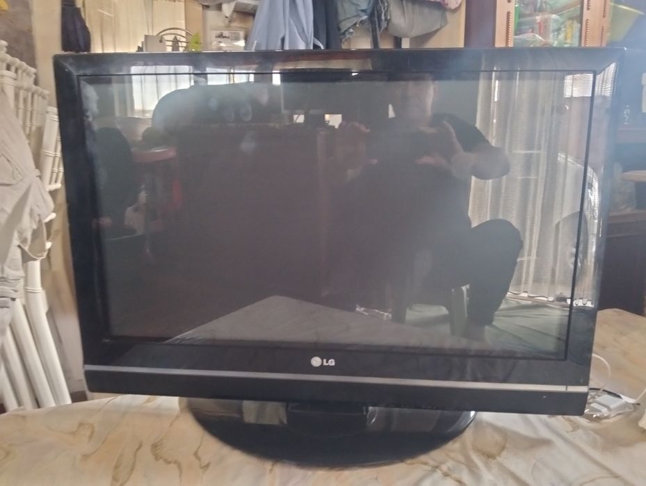 Телевизор LG Samsung бу 2 шт