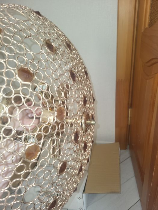 Продам люстру  в хорошем состоянии