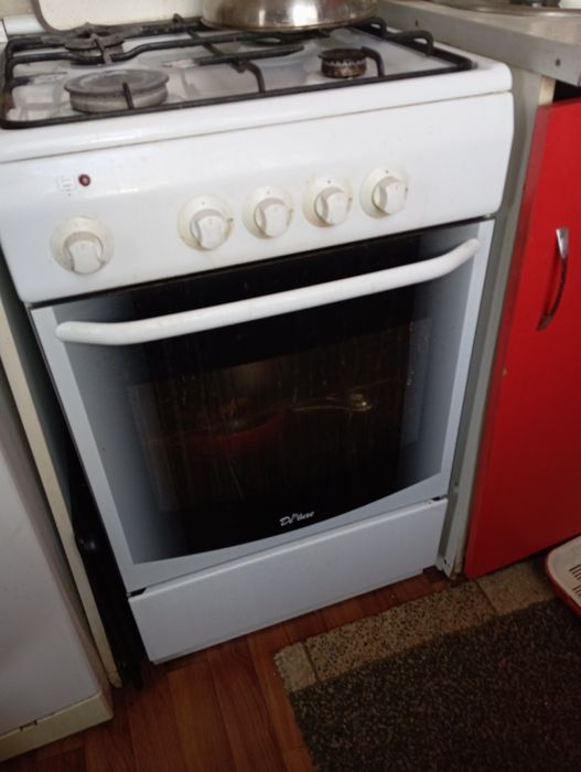 Продам газовую плиту