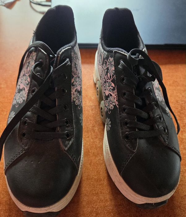Adidași cu role mărimea 36