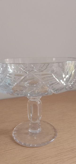 Продам хрустальную фруктовницу