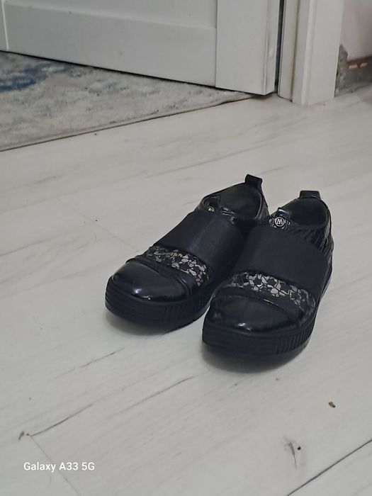 отдам детскую обувь