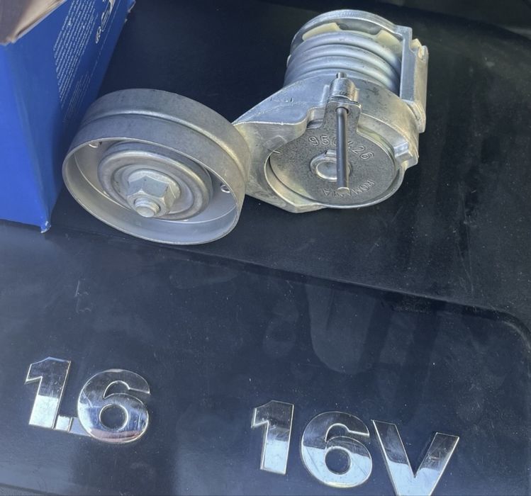 Rolă întinzător curea transmisie SKF pentru VW  golf 4 ! Produsul este NOU !!!