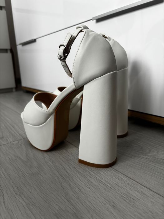 Официални обувки