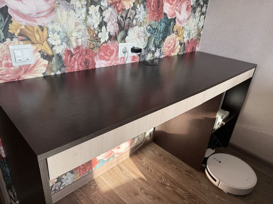 Продам стол в отличном состоянии