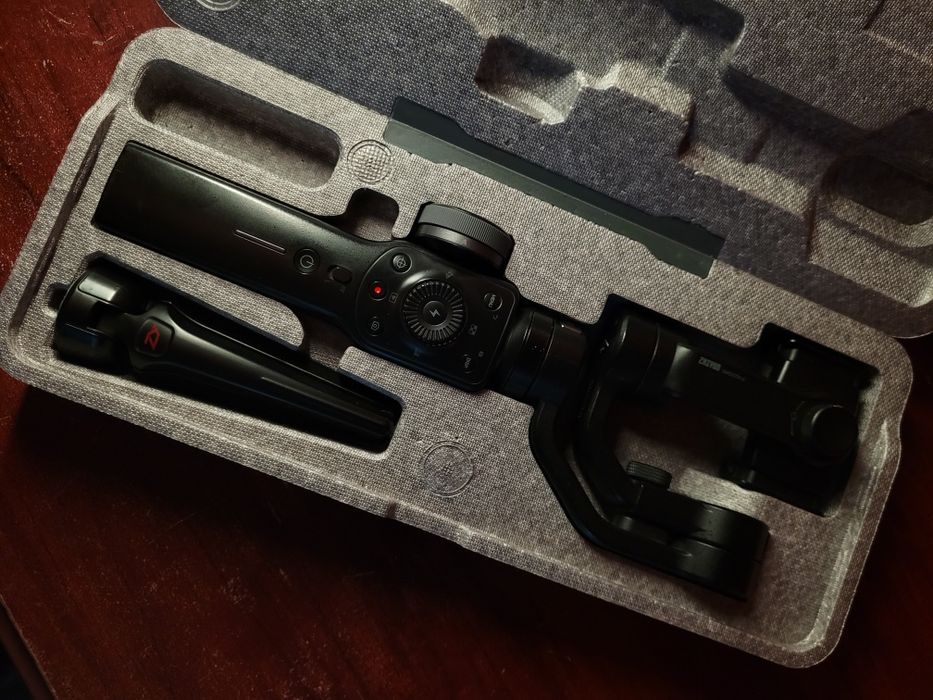 Продам стабилизатор Zhiyun Smooth 4