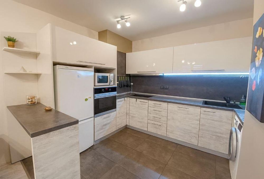 Дава се под наем Двустаен апартамент в Варна, Спортна зала - 67 кв.м за 550 € - Снимка #1