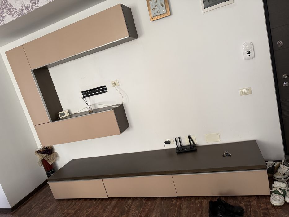 Mobilă living modernă suspendată + comodă TV