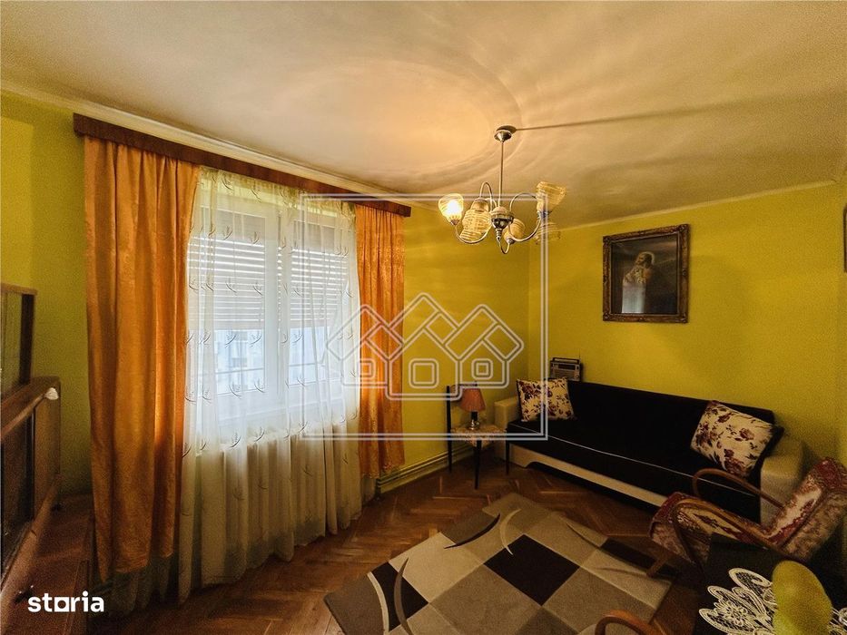 Ap decomandat, 3 camere, balcon, pivnita - N. Iorga