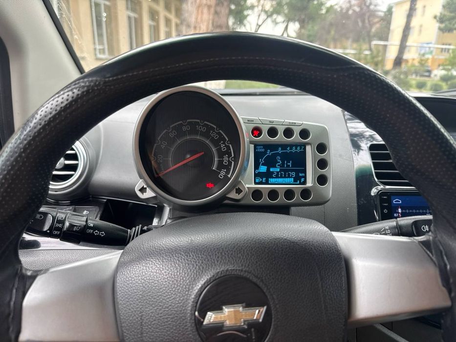 Спарк 15 ат сотилади