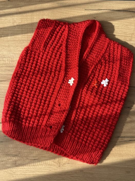 Теплые безрукавки для девочек