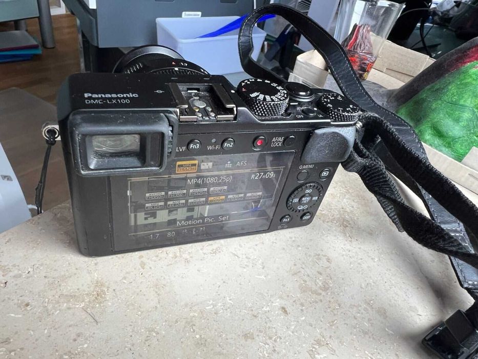 Върховият компактен 4К апарат с вграден, светъл zoom! Panasonic LX100