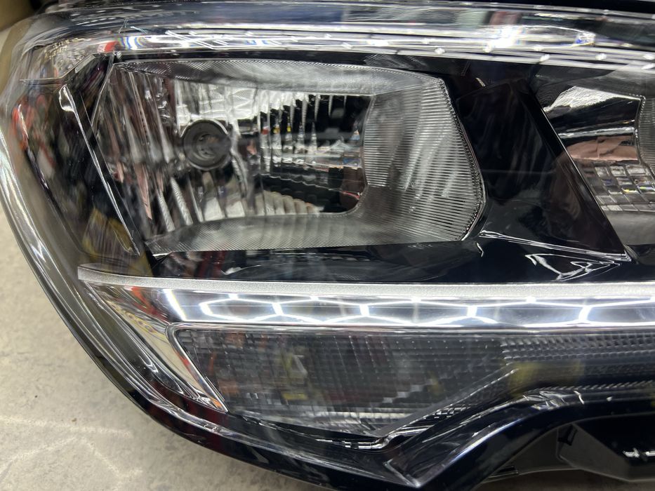 Десен фар Opel Corsa F