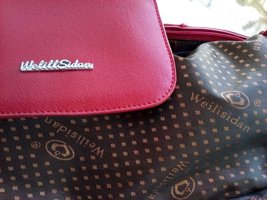 Сумка  красная новая