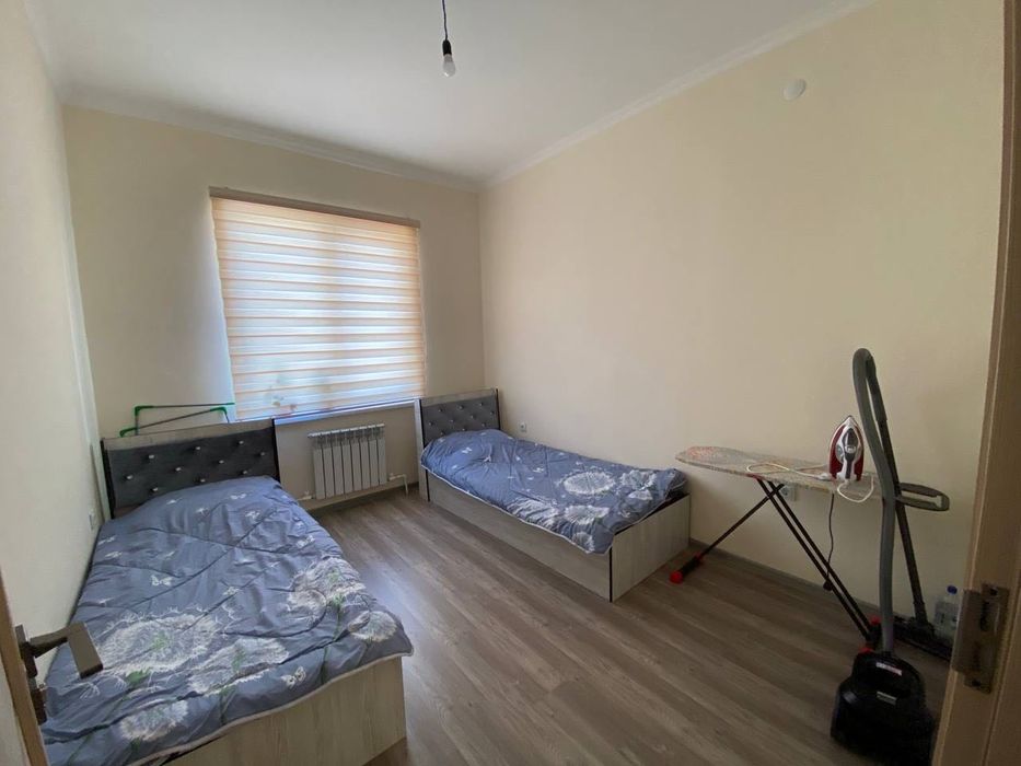 Сдается 3x комнатная квартира 
С обстановкой 
В городе Алмалыке